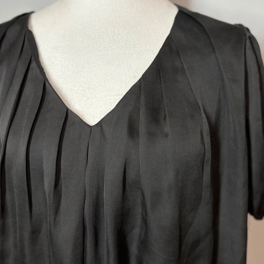 ASTR the Label Blouse Pleated V-Neck Puff‎ Sleeve bubble hem Black Size L